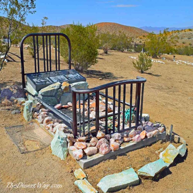 Rand District Cemetery: Memorials and Minerals